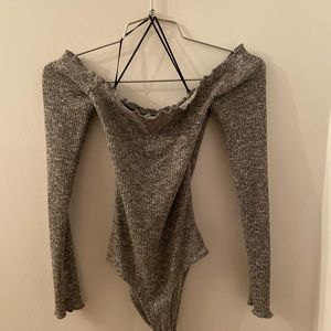 off shoulder long sleeve top